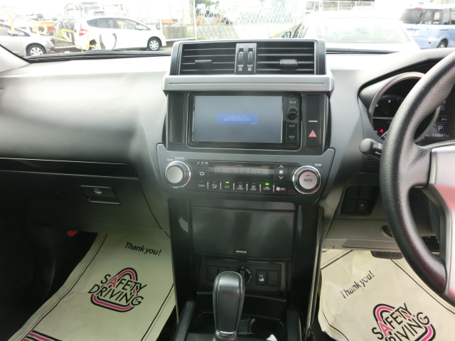 Toyota Landcruiser Prado “TX -PKG” GDJ150 PEARL 2015 Year 2800cc with TEARDROP HEADLIGHTS , LEATHER SEATS AND SUNROOF Auto Diesel with Full options.