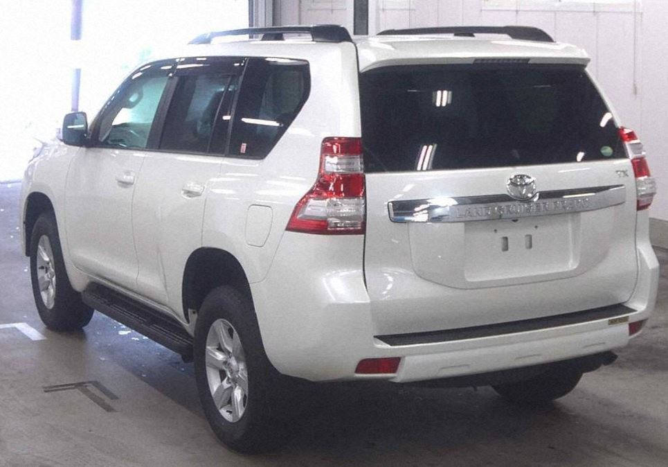 Toyota Landcruiser Prado “TX -PKG” GDJ150 PEARL 2015 Year 2800cc with TEARDROP HEADLIGHTS , LEATHER SEATS AND SUNROOF Auto Diesel with Full options.