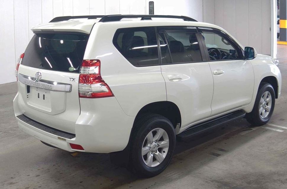Toyota Landcruiser Prado “TX -PKG” GDJ150 PEARL 2015 Year 2800cc with TEARDROP HEADLIGHTS , LEATHER SEATS AND SUNROOF Auto Diesel with Full options.