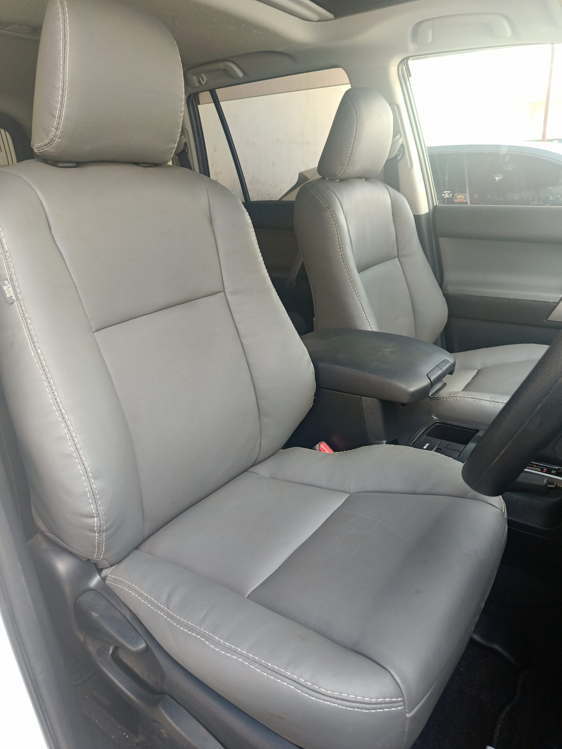 Toyota Landcruiser Prado “TX -PKG” GDJ150 PEARL 2015 Year 2800cc with TEARDROP HEADLIGHTS , LEATHER SEATS AND SUNROOF Auto Diesel with Full options.