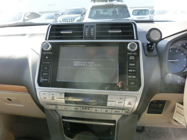 Toyota Landcruiser Prado -NEW SHAPE Pearl 2017 Year “TX -L PKG” TRJ150W 2700cc with SUNROOF , ROOF RAILS , RECTANGULAR HEADLIGHTS AND BEIGE LEATHER SEATS Auto Petrol with Full options.