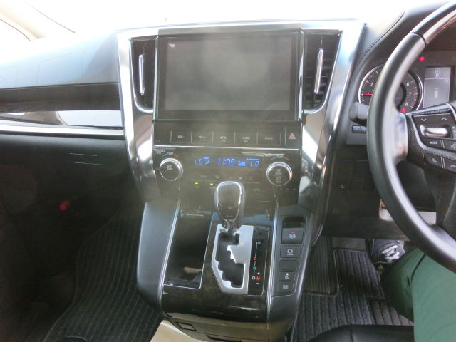 Toyota Vellfire – NEW SHAPE Pearl 2016 Year AGH30- Z A EDITION 7 SEATER 2500cc Auto Petrol with DOUBLE SUNROOF, FULL LEATHER SEATS AND Full Options..