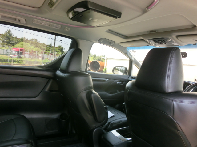 Toyota Vellfire – NEW SHAPE Pearl 2016 Year AGH30- Z A EDITION 7 SEATER 2500cc Auto Petrol with DOUBLE SUNROOF, FULL LEATHER SEATS AND Full Options..