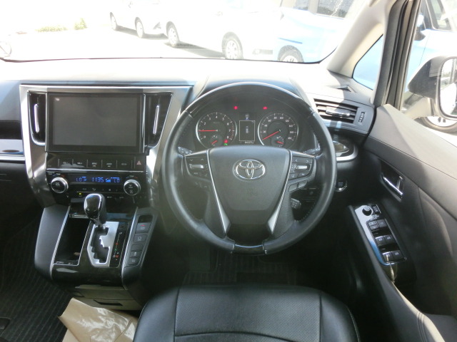 Toyota Vellfire – NEW SHAPE Pearl 2016 Year AGH30- Z A EDITION 7 SEATER 2500cc Auto Petrol with DOUBLE SUNROOF, FULL LEATHER SEATS AND Full Options..