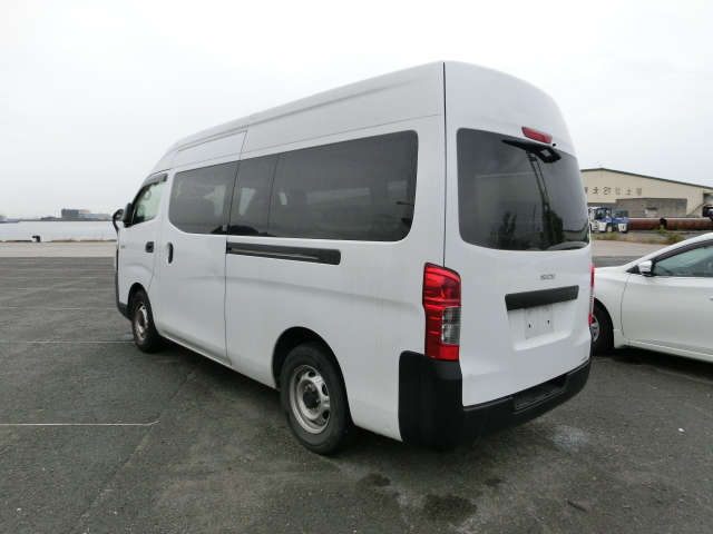 Isuzu Como Van / Nissan Caravan Highroof White JCW4E26 2017 YEAR 2500cc Auto Diesel.