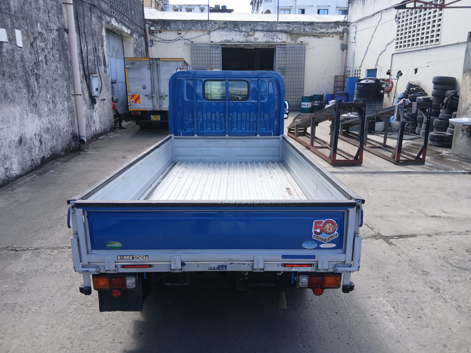 Toyota Dyna / Toyoace BLUE KDY231 2017 Year 3000cc Manual Diesel.