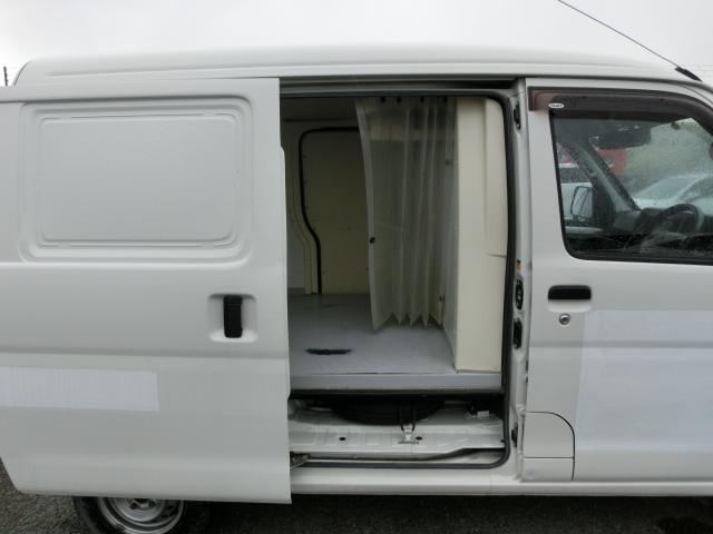 Daihatsu Hijet FREEZER BODY White S321V 2019 YEAR 660cc Automatic Petrol.