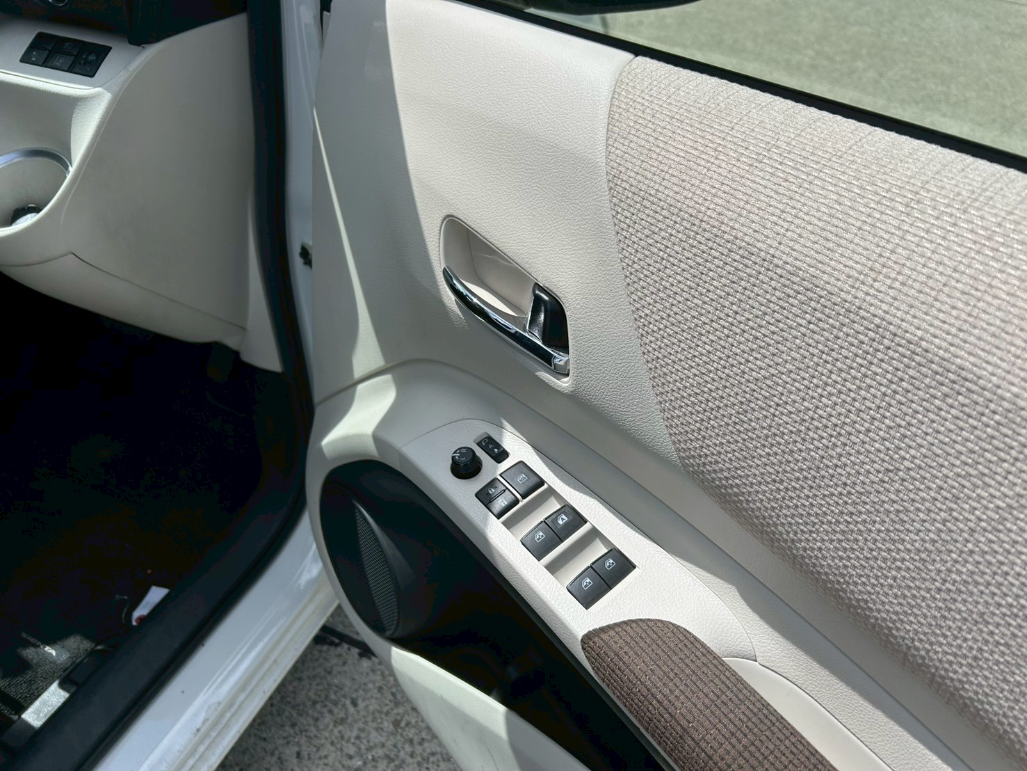 Toyota Sienta PEARL 2018 Year NSP170 “G PKG” 1500cc Automatic Petrol 7 SEATER with Full Options.