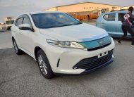 Toyota Harrier PEARL ZSU60 PROGRESS PACKAGE 2018 Year 2000cc Auto Petrol with HALF LEATHER SEATS. And JBL System.