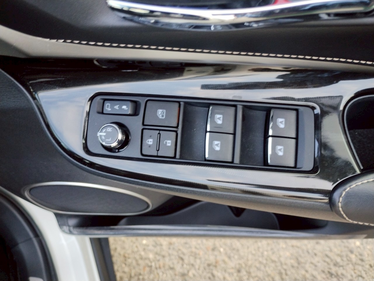 Toyota Harrier PEARL ZSU60 PROGRESS PACKAGE 2018 Year 2000cc Auto Petrol with HALF LEATHER SEATS. And JBL System.