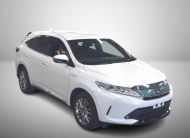 Toyota Harrier HYBRID PEARL AVU65W METAL PROGRESS 4WD PACKAGE 2018 Year 2500cc Auto Petrol with HALF LEATHER SEATS.