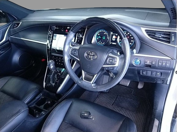 Toyota Harrier HYBRID PEARL AVU65W METAL PROGRESS 4WD PACKAGE 2018 Year 2500cc Auto Petrol with HALF LEATHER SEATS.