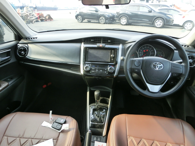 Toyota Fielder SILVER 2018 Year NRE161 – 1.5G “PKG” 1500cc Auto Petrol with BROWN LEATHER SEATS..