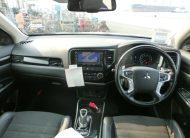Mitsubishi Outlander PHEV – HYBRID PEARL 2018 Year GG2W ” G NAVI PKG” 2000cc 5 SEATER Auto Petrol with HALF LEATHER SEATS.