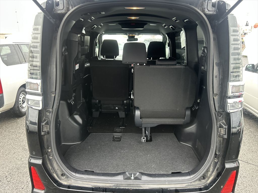 Toyota Voxy BLACK ZRR80W 2019 Year “ZS KIRAMEKI II PKG” 7 SEATER 2000cc Auto Petrol with Full Options.