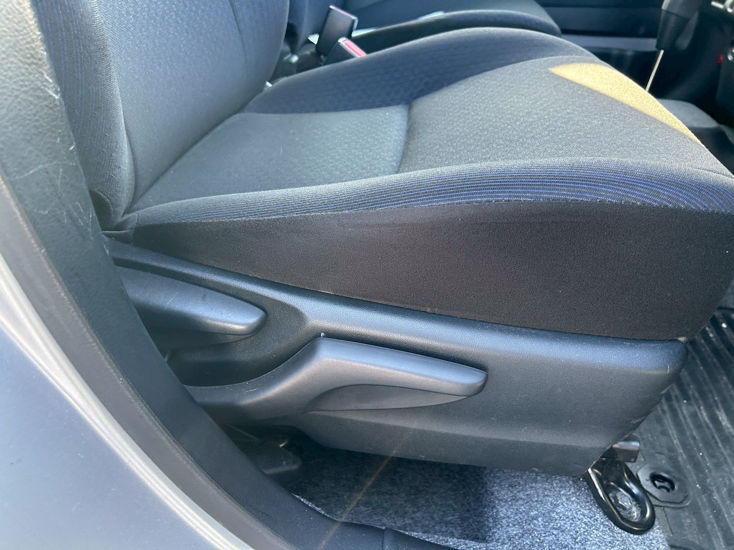 Toyota Probox – HYBRID SILVER 2019 Year NHP160- ” DX PKG” 1500cc Auto Petrol.