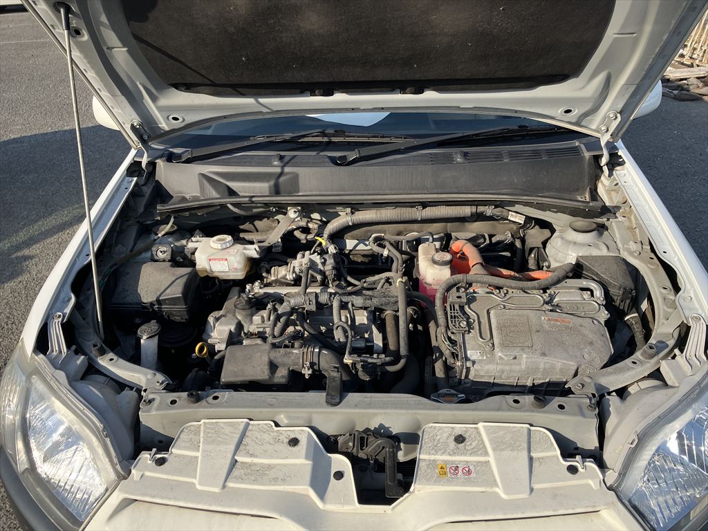 Toyota Probox – HYBRID WHITE 2019 Year NHP160- ” GL PKG” 1500cc Auto Petrol.