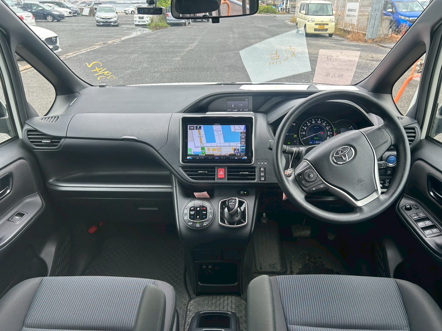 Toyota NOAH PEARL – “HV X PKG” 2019 Year ZWR80 1800cc Auto Petrol with Full Options.