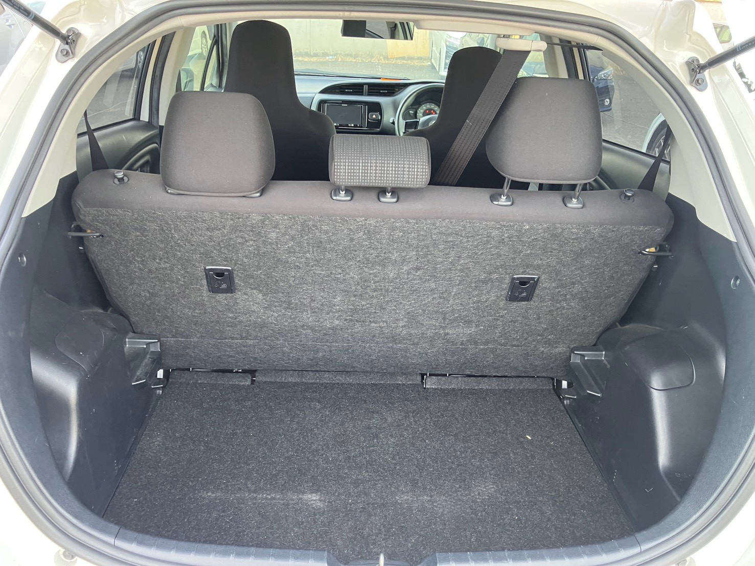 Toyota Vitz PEARL 2019 Year – ”F PKG” NEW SHAPE KSP130 1000cc Auto Petrol with Full Options.